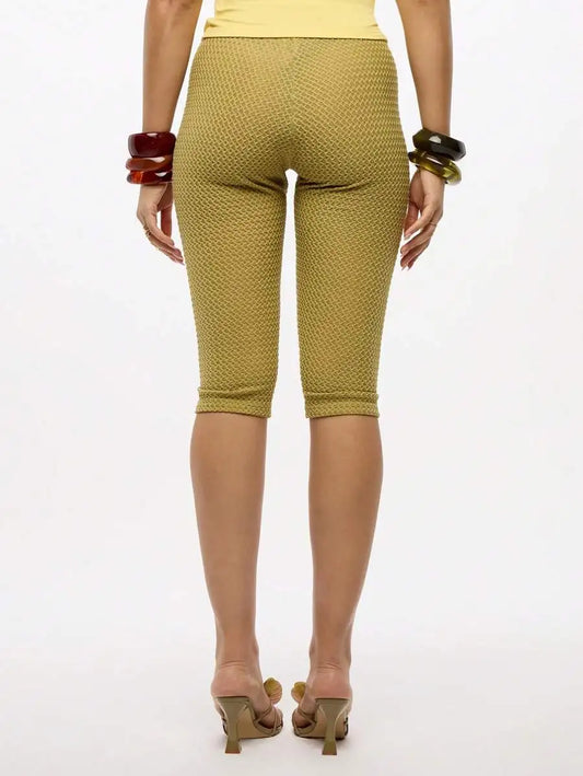 Women Textured Jersey Capri Leggings For Yoga And Fitness